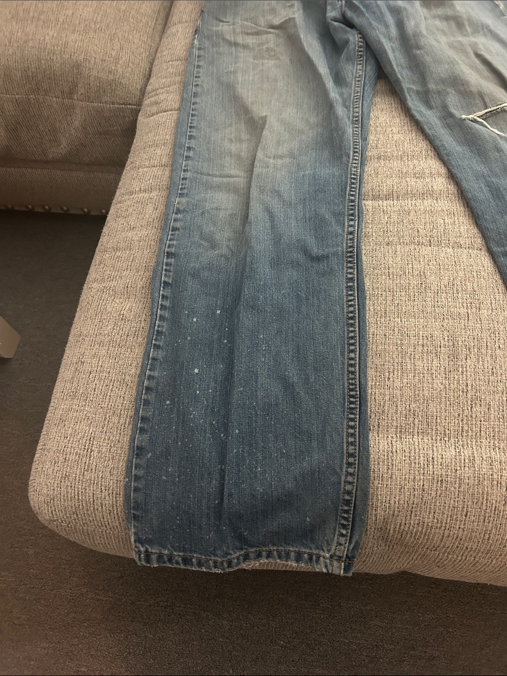Levi's Men's Faded Blue Straight Jeans - Picture 5 of 11